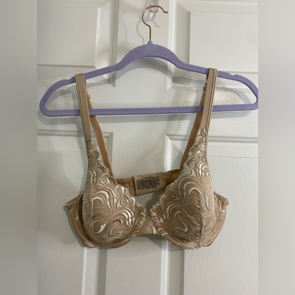 Playtex beige white swirl lined bra